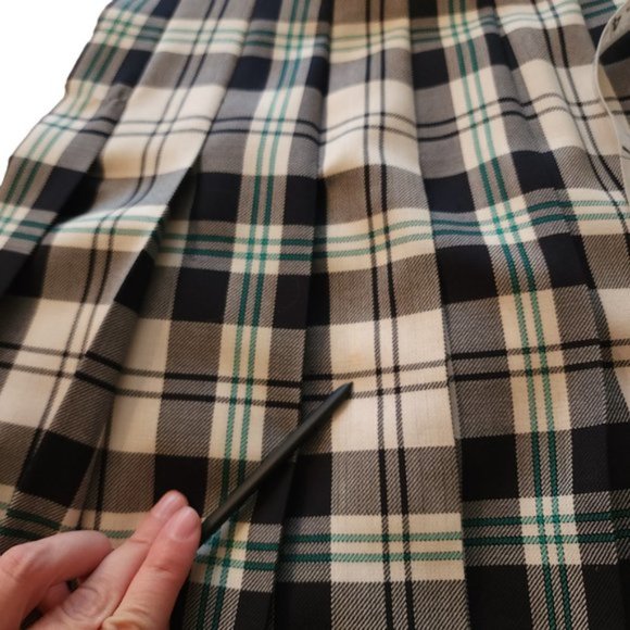 Vintage Jaeger Plaid white and navy pleated wool midi skirt - Picture 9 of 12